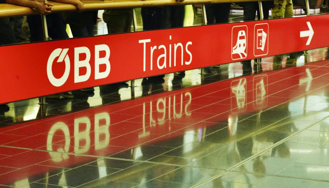 ÖBB vill ta över handläggningen av passagerarrättsärenden på den tyska marknaden, inklusive handläggning av returbetalningar (biljett och ytterligare reklamationer), kundtjänst (tidtabell och prisinformation, rådgivning, biljettförsäljning, mottagande av reklamationer och förlustanmälningar) samt kategoriseringen och utvärderingen enligt uppdragsgivarens och den regionala järnvägstrafikmyndighetens önskemål. Foto: ÖBB/Philipp Horak