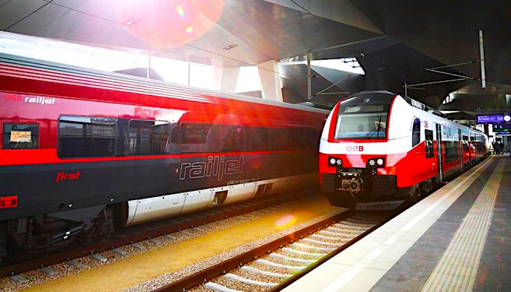 Sedan 24 februari har österrikiska tågoperatören ÖBB transporterat under dagtid drygt 4 000 fördrivna personer från Ukraina på totalt 50 tåg. Efter att de sista tågen från framför allt Budapest till München var överfulla när det anlände till Wiens centralstation, sätter ÖBB nu in flera hjälptåg. Foto: ÖBB