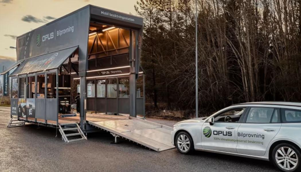 Opus Bilprovnings nya mobila besiktningsstation, som kommer att erbjuda besiktning i norra Sveriges inland och glesbygd. Foto: Opus Bilprovning)