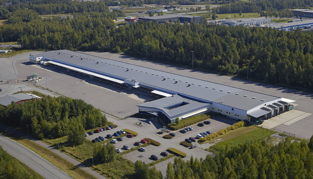 Avtalet innebär ett utökat samarbete mellan Logicor och Bring, som kommer att hyra 7 400 kvadratmeter logistikyta i Logicors terminal i Pilängen. Foto: Logicor