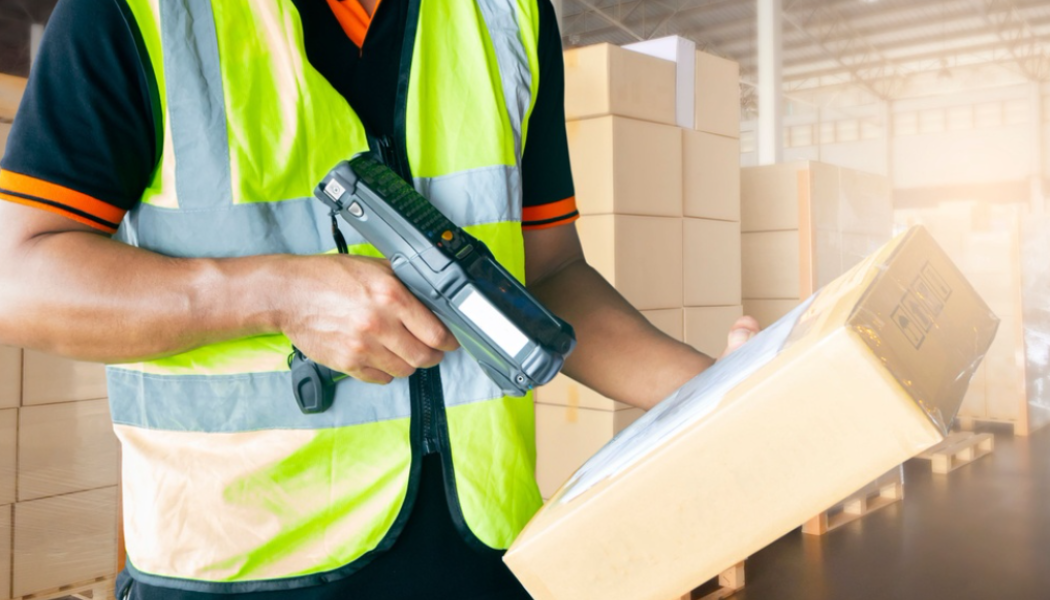 Nu kan PostNord hantera, säkra och anpassa sina mobila verksamheter. Foto: Soti 