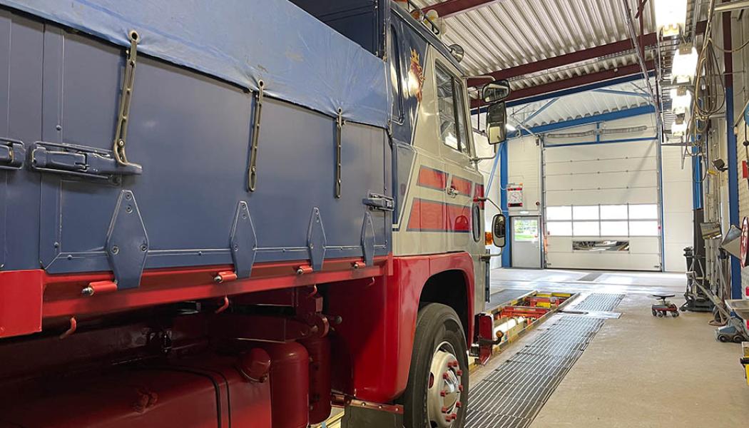 Bilprovningens besiktningsstatistik för 2025 visar att sex av tio tunga lastbilar har brister. Foto: Bilprovningen