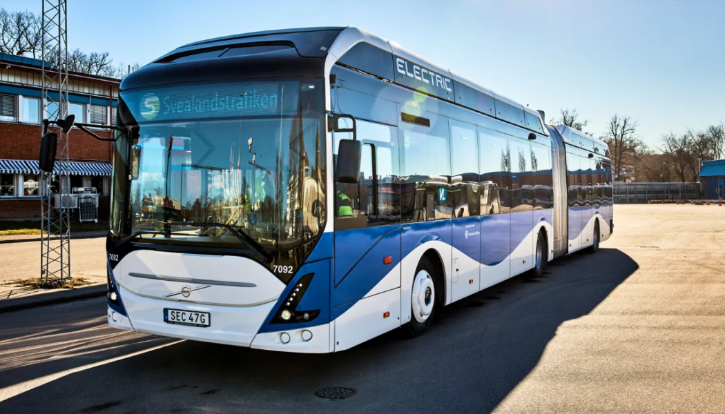 Den nya bussen från Volvo är en ledbuss av modellen Volvo 7900 Electric. Foto: Svealandstrafiken 