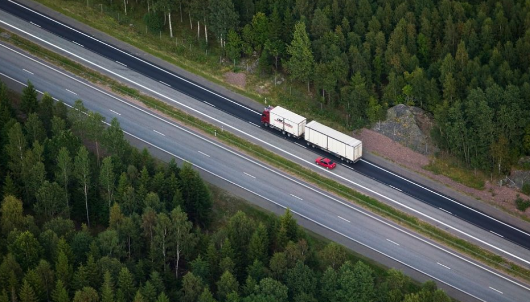 Trafikverket inför krav på redovisning av hastighetsefterlevnad på en aggregerad nivå för samtliga upphandlande transporter. Foto: Trafikverket