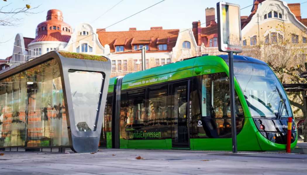 God tillgång till kollektivtrafik är en förutsättning för minskad bilism. Foto: Gröna Mobilister