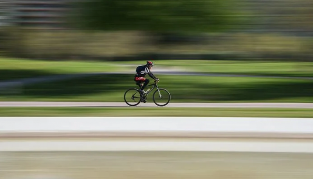 Satsar på  fler cykelresor. Arkivbild