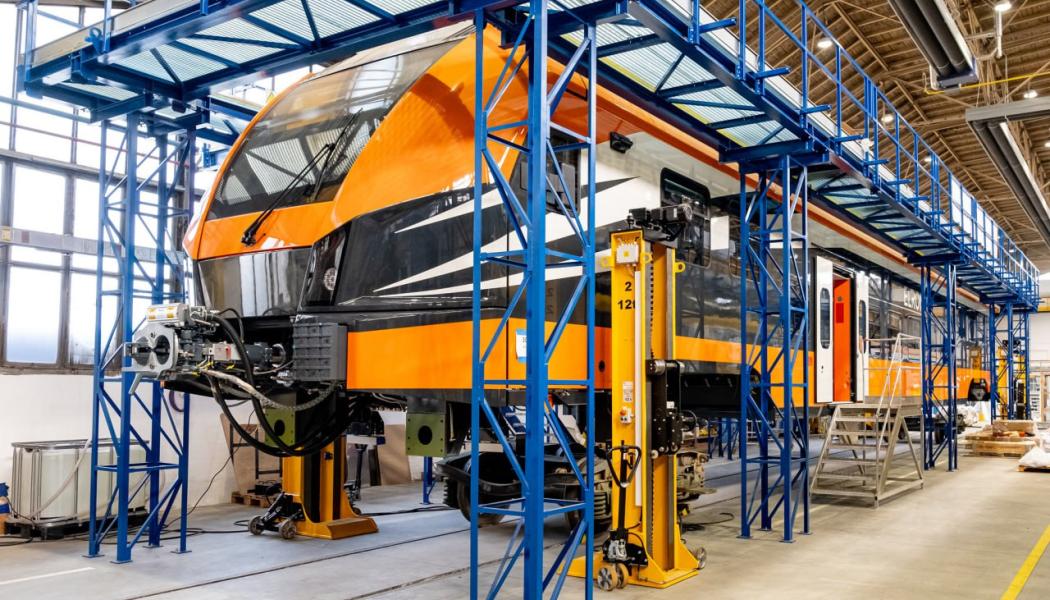 Tillverkad av Škoda-gruppen i Tjeckiska Republiken, har det första tåget redan genomgått framgångsrika tester på företagets provspår i Plzeň. Foto: Skoda Transportation