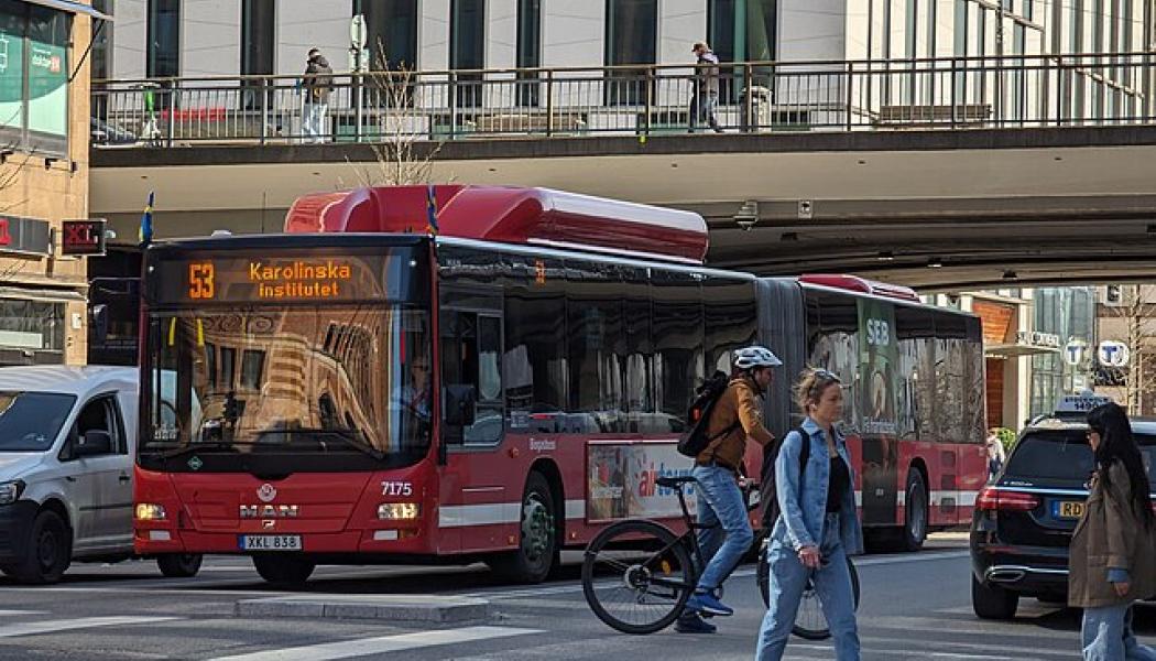 Buss 59 på Vasagatan den 30 april 2024. Foto: Wikimedia Commons