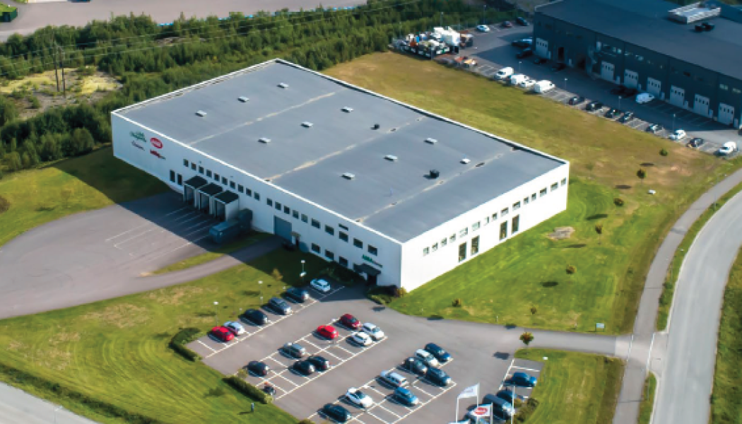 Fastigheten har en yta på 19 000 kvm och är under 2017 bebyggd med 7 200 kvm och fullt uthyrd till AMA Group. Foto: SLP