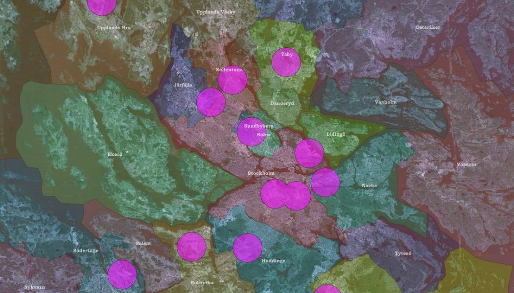 14 identifierade strategiska geografiska områden i Stockholms län där laddinfrastruktur bedömts lämpligast utifrån bl.a. närhet till jord- och bergmassors uppkomst och behov. Bild: SBUF