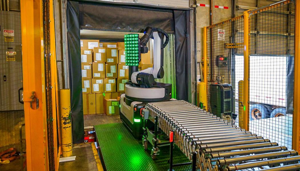 Stretch® är en mobil, autonom robot som hanterar paket för ökad effektivitet och säkerhet. Den kan hantera paket av olika storlekar upp till 23 kilogram och arbeta kontinuerligt i upp till 16 timmar. Foto: Boston Dynamics