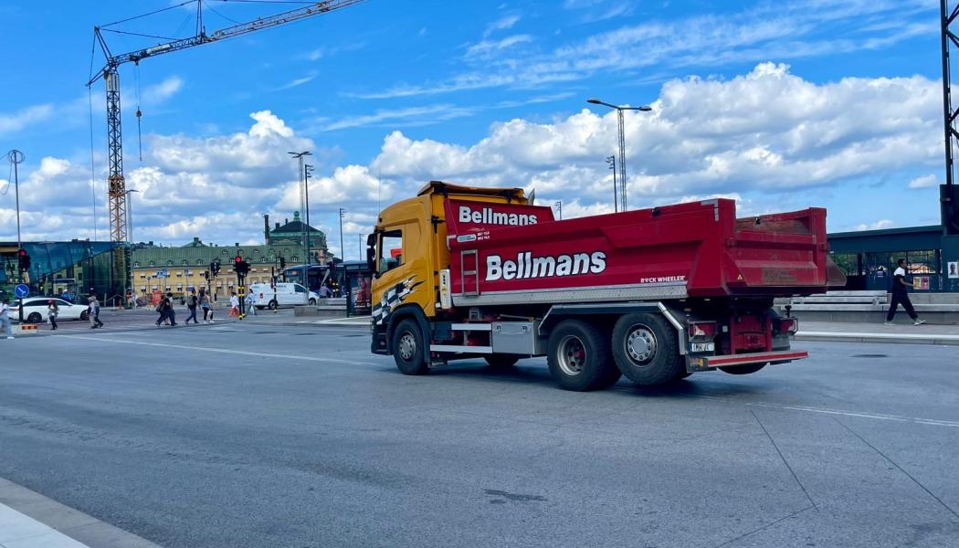 Lastbil vid Slussen i Stockholm. Foto: Stina Wickenberg