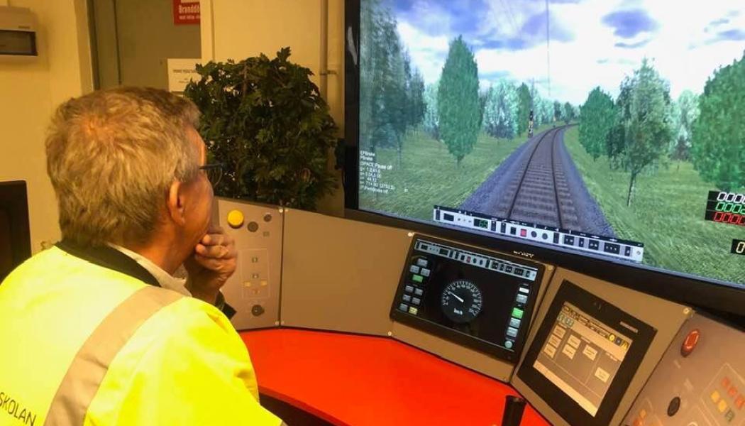 För att tågen ska gå i tid krävs järnvägsteknisk kompetens, men många av yrkeshögskolans utbildningsplatser på området står tomma. Foto: Myndigheten för yrkeshögskolan
