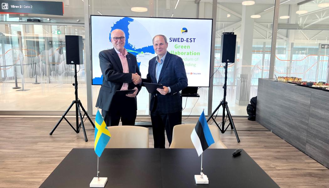 Signering av samförståndsavtal. Anders Nordlund, Hamnkapten Stockholms Hamnar and Valdo Kalm, vd för Tallinns Hamn. Foto: Stockholms Hamnar / Per-Erik Adamsson Ports of Stockholm / Per-Erik Adamsson