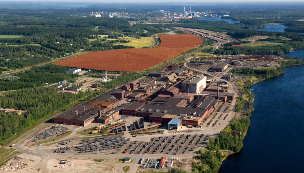 Imatra stad och det norska bolaget Norsk e-Fuel har ingått ett reservationsavtal om en tomt på sammanlagt cirka 20 hektar i Pelkolaområdet vid finsk-ryska gränsen, i omedelbar närhet av Ovakos stålverk. I avtalet ingår dessutom en option på ytterligare ett område av nästan motsvarande storlek. Foto: Imatra Stad