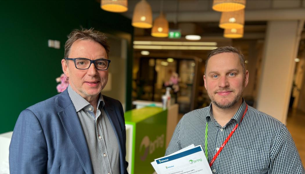 Mikael Lindgren på Tullverket och Tomas Stjernenfall på Bring. Foto: Bring