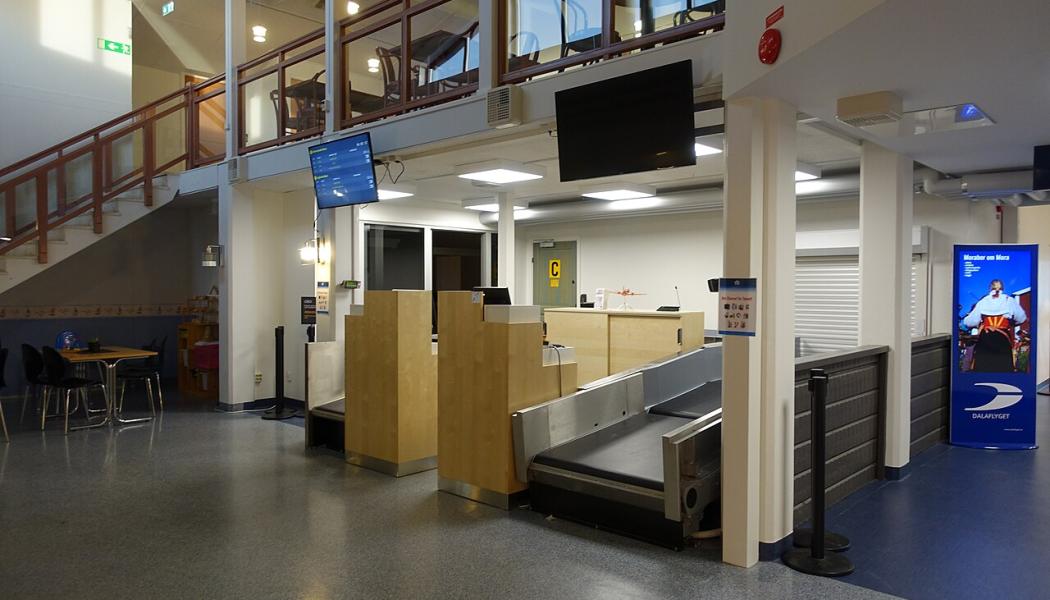 Incheckningsdiskar på Mora flygplats Foto: G och J /Wikimedia Commons/https://commons.wikimedia.org/wiki/File:2017-01-22_1223_Incheckningsdiskar_p%C3%A5_Mora_flygplats.jpg