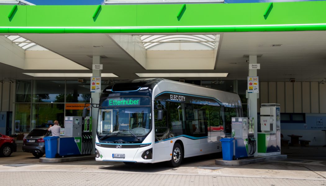 Vätgasstationen på Åland är en fullskalig station för både personbilar och tung trafik. Foto: OX2 