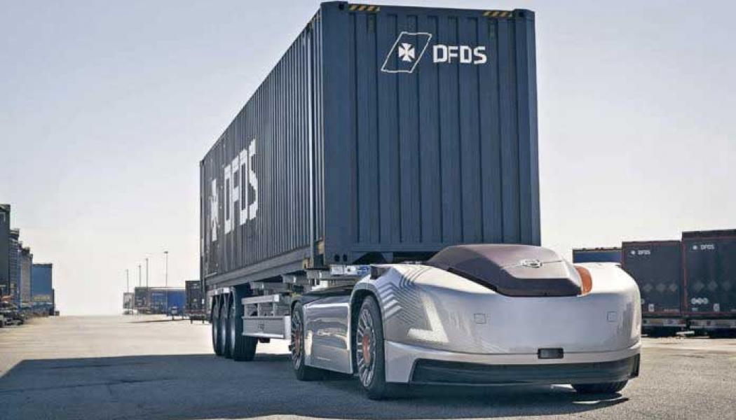 Volvos självkörande ellastbil Vera transporterar containrar mellan DFDS logistikcenter och hamnterminalen i Göteborg. Foto: Volvo
