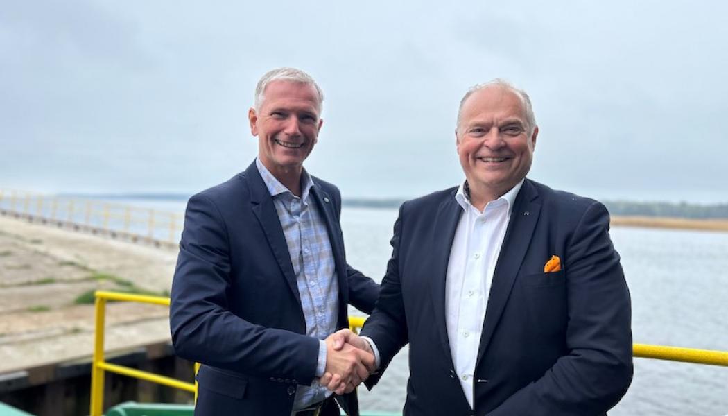 Fredrik Hermansson, VD på Greencarrier Liner Agency Sweden, och Göran Söderdahl, Global Senior Commercial Manager på Wallenius Marine. Foto: Wallenius

