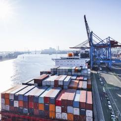 Hamburgs hamn. Foto:Hamnföretaget HHLA, kredit: Raetzke