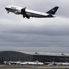 Frank Augstein/AP/TT: Ett British Airways-flygplan lyfter från Heathrow. Arkivbild.