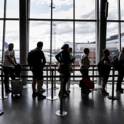 Christine Olsson/TT: Flygets återhämtning fortsätter i maklig takt, men köerna på Arlanda är tillbaka på normalnivåer. Arkivbild.