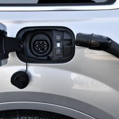 Anders Wiklund/TT: Att snabbladda elbilen sänker på sikt batteriets kapacitet. Arkivbild.