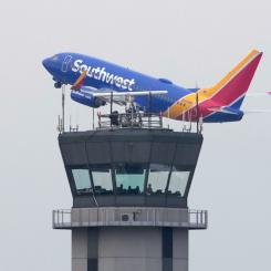Charles Rex Arbogast/AP/TT: Ett plan tillhörande Southwest Airlines lyfter från Chicagos Midway Airport. Arkivbild.