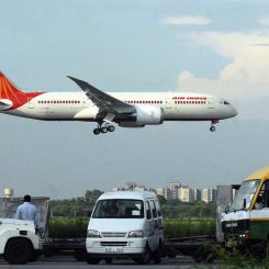 AP/TT: En 787 Dreamliner tillhörande Air India flyger in för landning. Arkivbild.