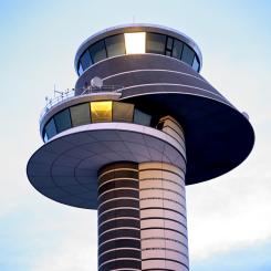 Janerik Henriksson/TT: Flygledartornet på Arlanda flygplats norr om Stockholm. Arkivbild.