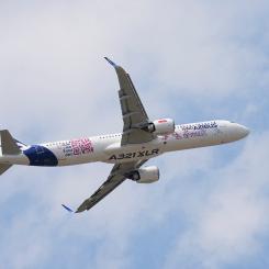 Michel Euler/AP/TT: En Airbus av modell A321 som visades upp i samband med veckans flygshow i Paris.