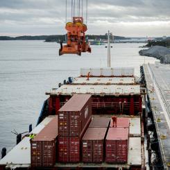 Tim Aro/TT: Den nya tekniken som Sjöfartsverket utvecklat ska effektivisera tiden i hamnen för transportfartyg,. Arkivbild.