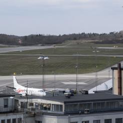 Fredrik Sandberg/TT: Stockholms stads styrande partier Socialdemokraterna, Vänsterpartiet och Miljöpartiet vill bygga tusentals bostäder på det som i dag är Bromma flygplats. Arkivbild.