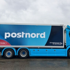 PostNord testar ny ellastbil för tung distribution i Stockholm. Foto: PostNord