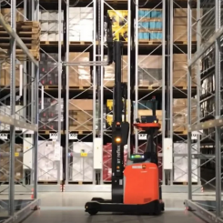 Toyota effektiviserar arbetet med Julas logistik. Foto: Toyota