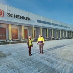 DB Schenkers nya anläggning är utrustad med 150 kW solcellstak. Foto: DB Schenker