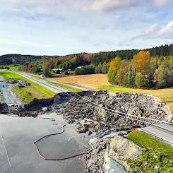 Drönarfoto från jordskredsområdet vid Nesvatnet i Levanger.
Foto: Bjørn Modell, Bane NOR