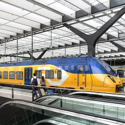 Stadlers FLIRT-modell används redan i 24 länder och har sålts i över 3000 exemplar. För NS innebär den modulära konstruktionen att samma tågtyp kan användas i både pendeltrafik och, vid behov, som intercitytåg – en flexibilitet som efterfrågas i ett pressat och tätt trafikerat järnvägsnät. Illustration: Stadler