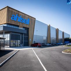 Huvudentré till Ahlsell Hallsberg LCU. Fotograf: Ahlsell