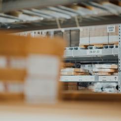 Kunden är en ledande aktör inom branschen för distribution av post och logistik. Foto: chuttersnap/unsplash