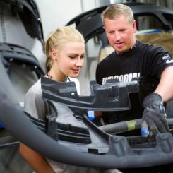 Skolverkets statistik visar att andelen tjejer som sökt fordons- och transportprogrammet ökat med 16 procent jämfört med i fjol. Foto: Transportföretagen