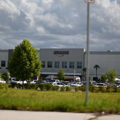 Amazon lagerlokal i Jacksonville, FL, USA. Foto: daniel holland/unsplash