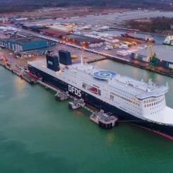 Aura Seaways i Karlshamns hamn. Foto: DFDS