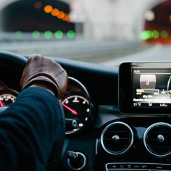 Automatiserade system i fordon och förarnas ansvar. Foto: Wistrand Advokatbyrå