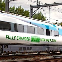 Inför järnvägens 200-årsjubileum arbetar Hitachi Rail tillsammans med Innovate UK och Birminghams universitet för att utveckla nästa generations batteriteknologi och säkerställa en rad lösningar som möter framtida kundbehov.  Foto: Hitachi Rail