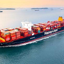 Hapag-Lloyds containerfartyg på väg. Den nyskapade lastbilsförbindelsen genom Saudiarabien anses i alla fall bli betydligt snabbare än sjövägen. Foto: Hapag-Lloyd