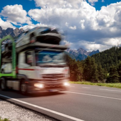 2023 rekordår för exporten av begagnade personbilar. Foto: Trafikanalys