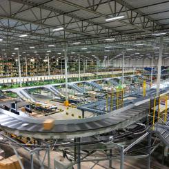 På Brings terminal i Jönköping finns en sorteringsmaskin från Fives Intralogistics. Nu står det klart att en sorteringsmaskin från samma leverantör ska installeras på den nya terminalen i norra Stockholm. Foto: Bring