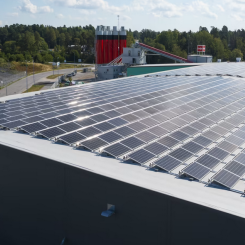 Stor satsning på solceller när Evolv och Budbee färdigställer tre nya logistikterminaler. Foto: Slättö